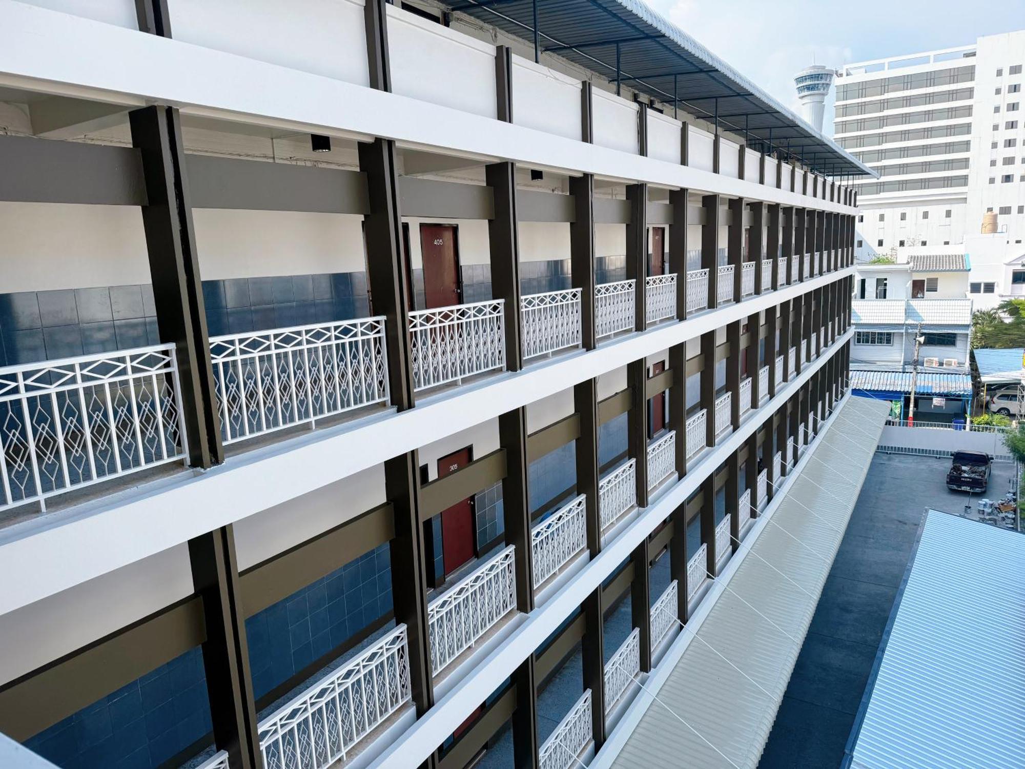 Tokyo Hotel Nakhonratchasima Dış mekan fotoğraf