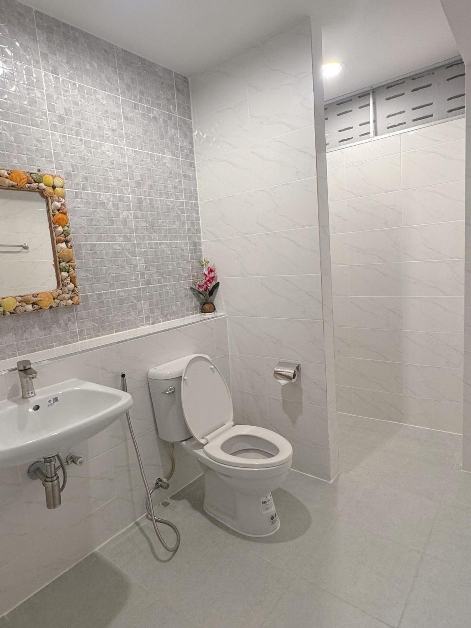 Tokyo Hotel Nakhonratchasima Dış mekan fotoğraf